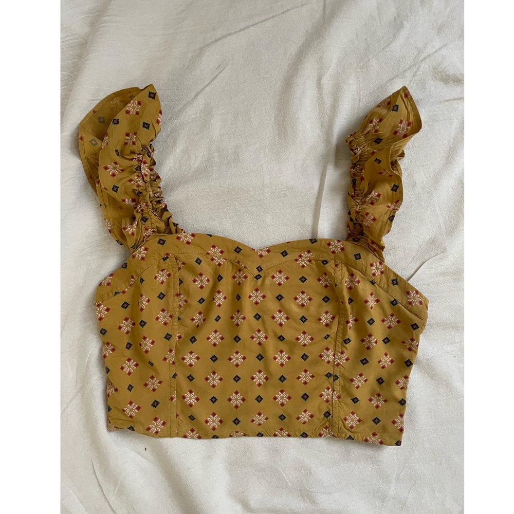 Ruffled sweetheart crop top